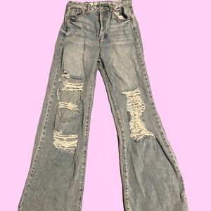 Light Wash Ripped Jeans